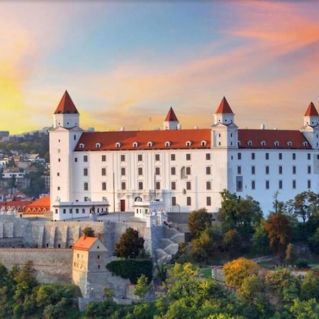 Apartmán Matty v tichom dvore priamo v centre Bratislava Exterior foto